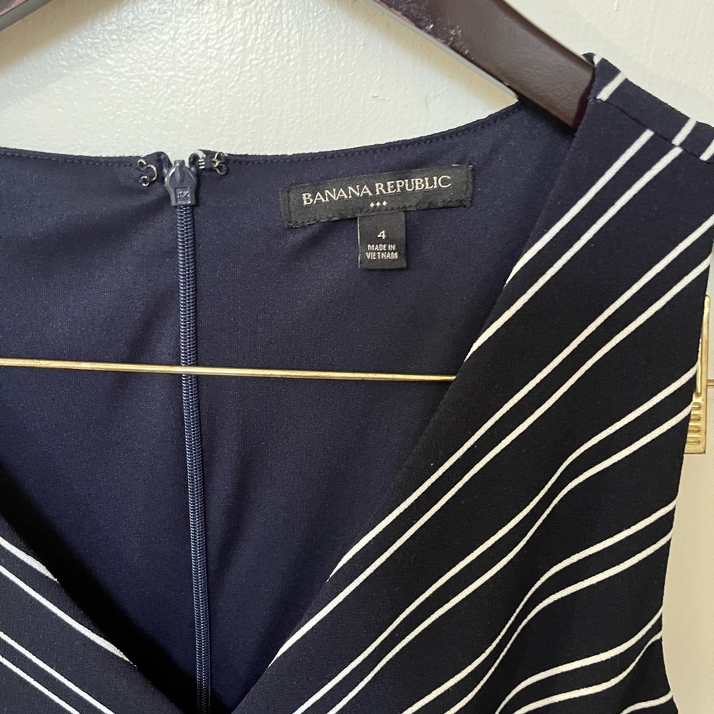 Banana Republic Size 4 Navy Striped Wide Leg Jumpsuit | Sleeveless V-Neck - Picture 4 of 7